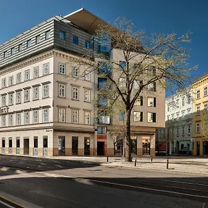 Hotel Radisson Blu Triest Hotel,, Vienne