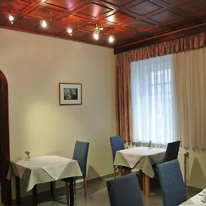 3* Hotel Sch\u00f6nbrunn