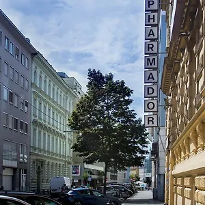 Oda ve Kahvaltı Pharmador, Viyana